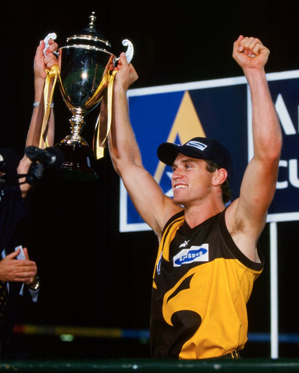HawthornFC's tweet photo. THROWBACK THURSDAY 🏆✈️

Who remembers this glorious night out at Waverley Park in 1999? https://t.co/IyTv1ejxNB