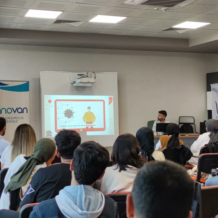 🚀 DAKA Sogip kapsamında İnnovan Girişimcilik Merkezi'nde YYÜ Güzel Sanatlar Fakültesi Dr. Öğr. Üyesi Aytekin Çelik ve Teknotaci Teknoloji Girişimi Kurucusu Furkan Otacı katkılarıyla"Medya ve Teknoloji Okuryazarlığı Eğitimi" gerçekleştirildi
<a href="/TCSanayi/">Sanayi ve Teknoloji Bakanlığı</a> 
<a href="/KalkinmaAjansGM/">Kalkınma Ajansları Genel Müdürlüğü</a> 
<a href="/TC_DAKA/">DAKA</a>