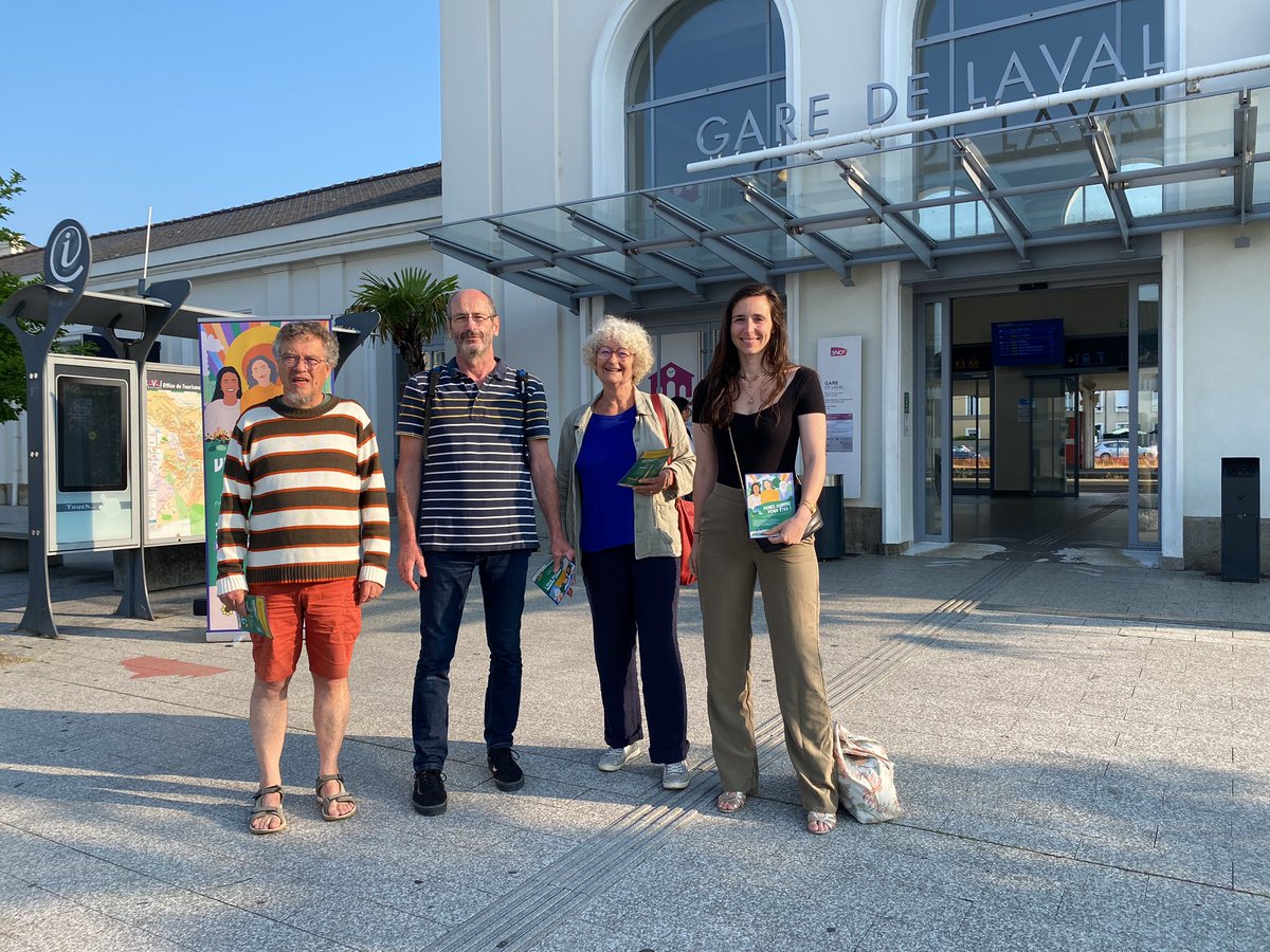 #VagueVerte #Laval #EELV 
États Généraux de l’Écologie. 
À la rencontre des citoyens, gare de Laval dès le premier train. Rejoints par @solenemesnager