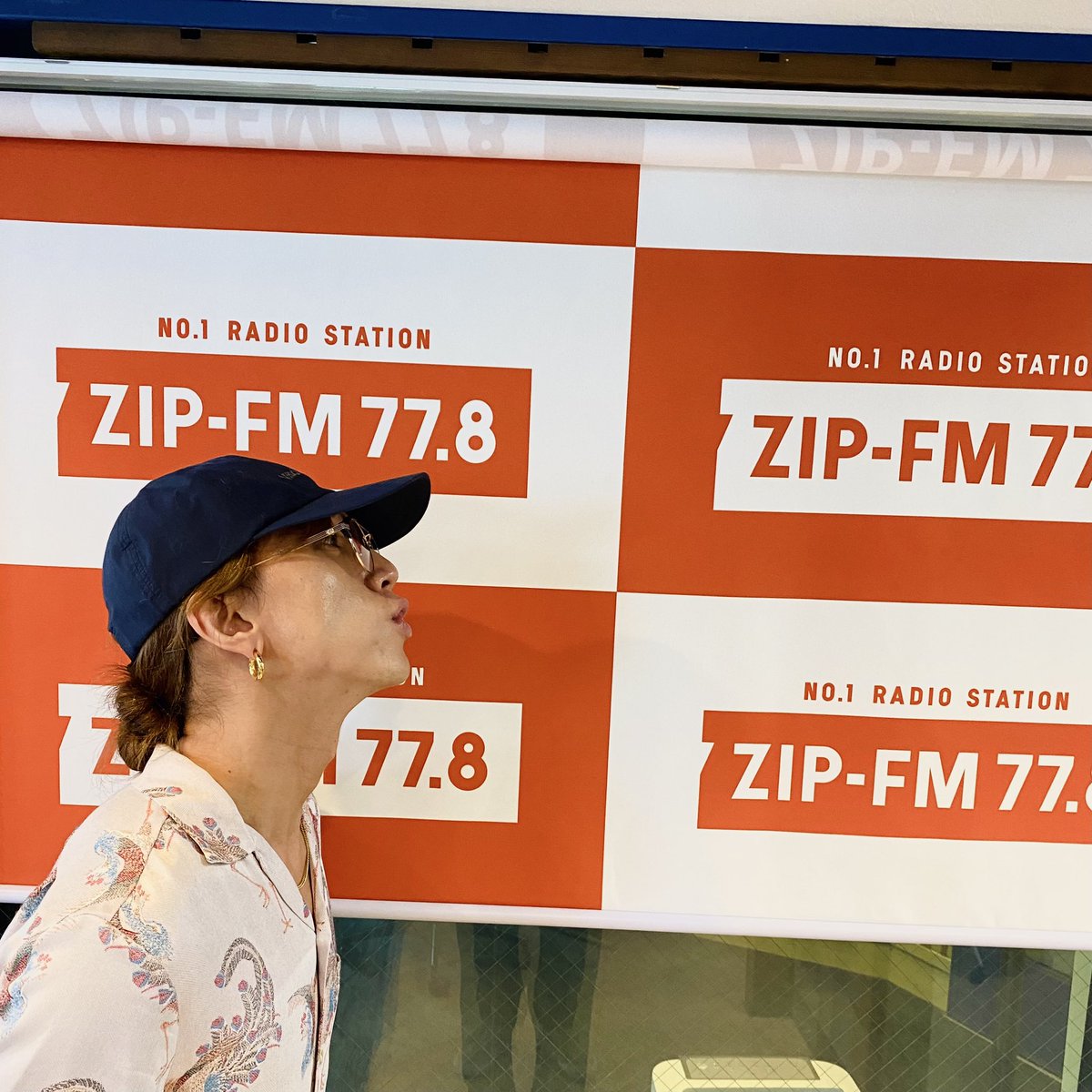 【 ま も な く !! 】

15:40頃から
ZIP-FM「OVER VIEW」

(^•ω•^)〃 { Vo.渋谷龍太が、生出演📻

radikoでも聴けます!!➡️radiko.jp/mobile/events/…

#オーバービュー
#SUPERBEAVER
#儚くない 
#東京リベンジャーズ2
#東リベ