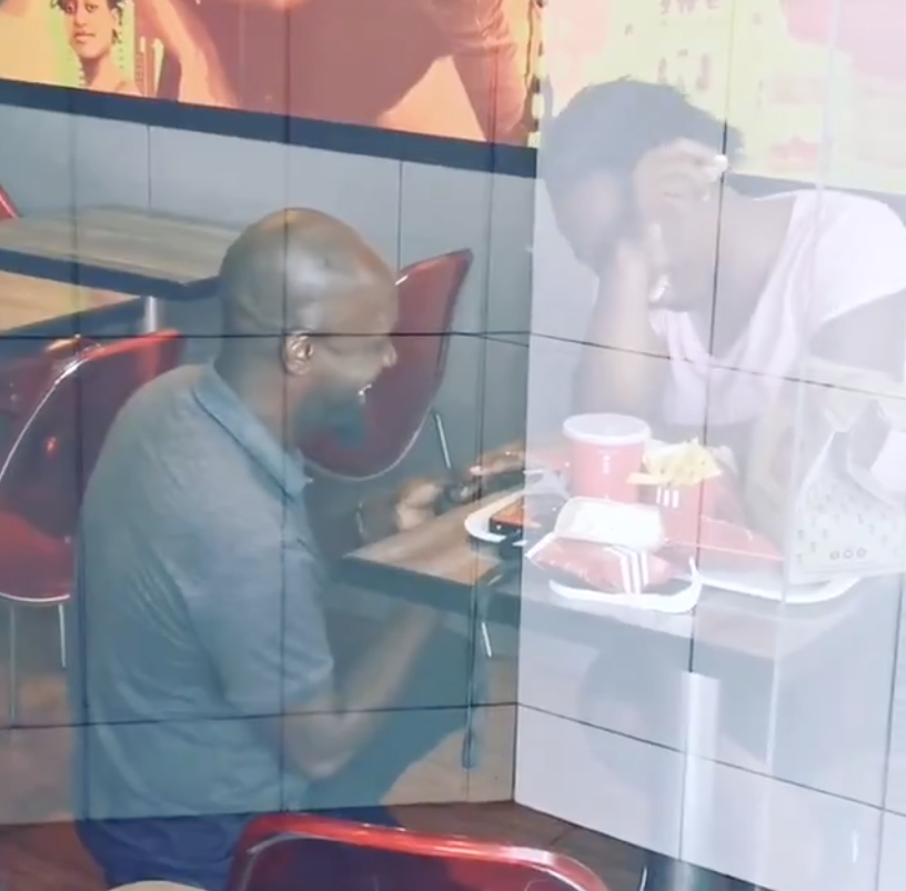 南アフリカのケンタッキーで!プロポーズをしたらとんでもない展開に! 話題の画像プラス