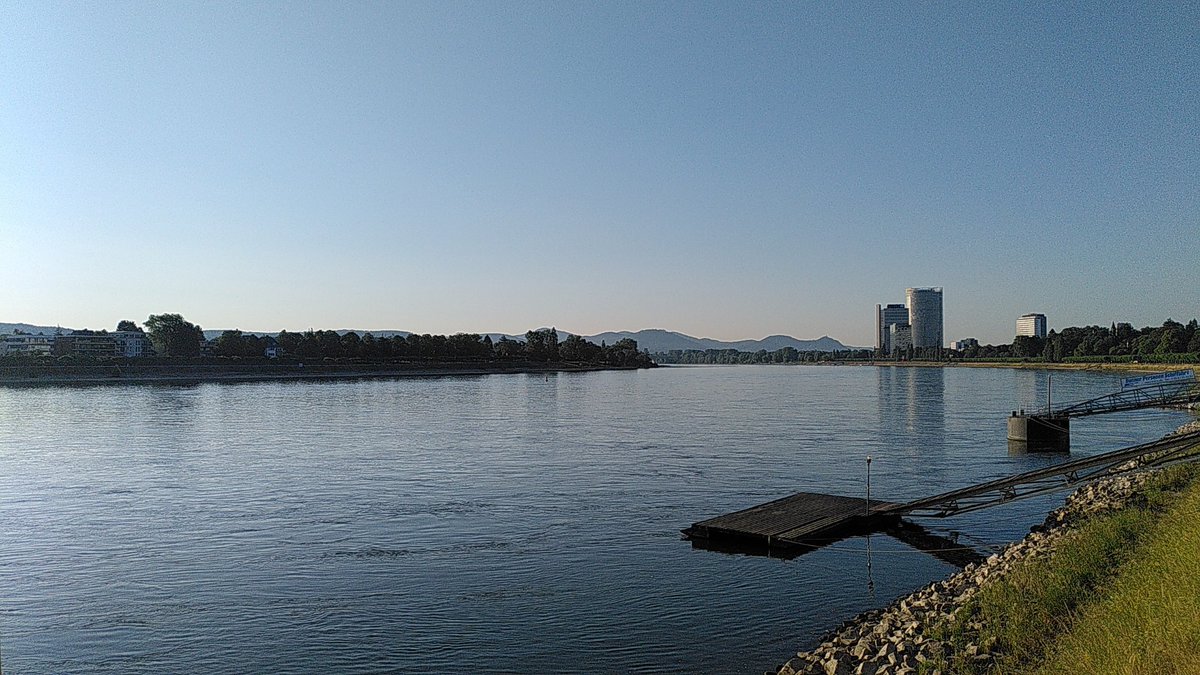 Liliann Fischer (@liliann_f) on Twitter photo This morning I absolutely knew #wheretoland23 - for a morning run at the banks of the beautiful river Rhine. Looking forward to an exciting conference day! <a href="/RRC_wisskomm/">RRC Science Communication Research</a> This morning I absolutely knew #wheretoland23 - for a morning run at the banks of the beautiful river Rhine. Looking forward to an exciting conference day! <a href="/RRC_wisskomm/">RRC Science Communication Research</a>