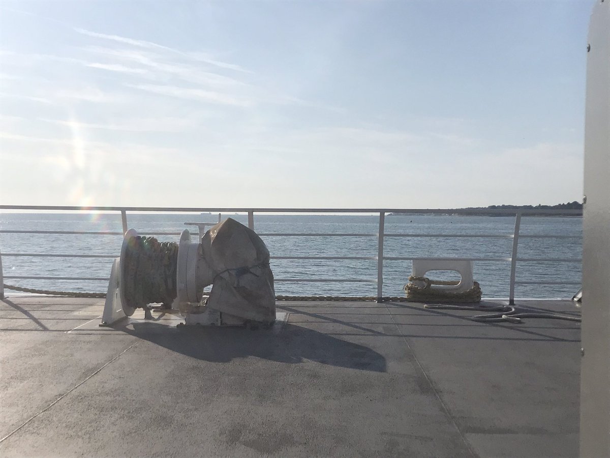 helenhopper1's tweet photo. Smooth seas this morning heading up to London to find out how UK companies are navigating turbulent waters @DiligentBoards modern governance summit. #isleOfWight https://t.co/jy9dB6Ce3M