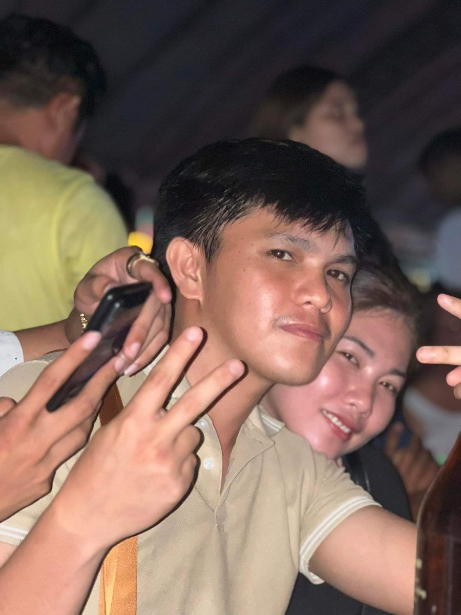 viclouiem's tweet photo. Skin care man kaayo ni akong tapad @chloecnclrs  Hahahaha https://t.co/jvNLSGrqH3