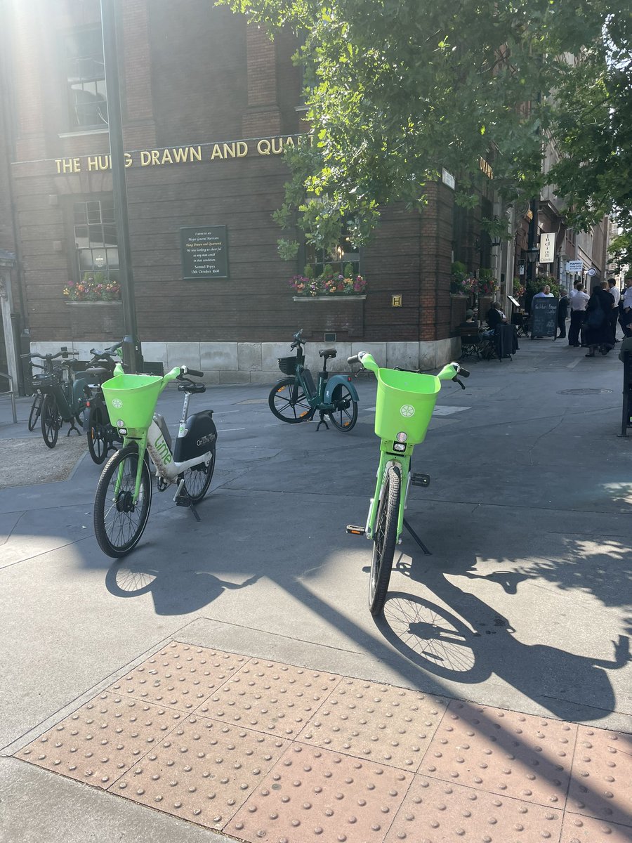jasongroves's tweet photo. Bikes like @limebike and @humanforest_uk are regularly left in the middle of the footpath in #TowerWard and are a serious danger to mobility and visually impaired pedestrians; selfish as well as unsightly. We need better governance around their use. https://t.co/znv7OX3uMy