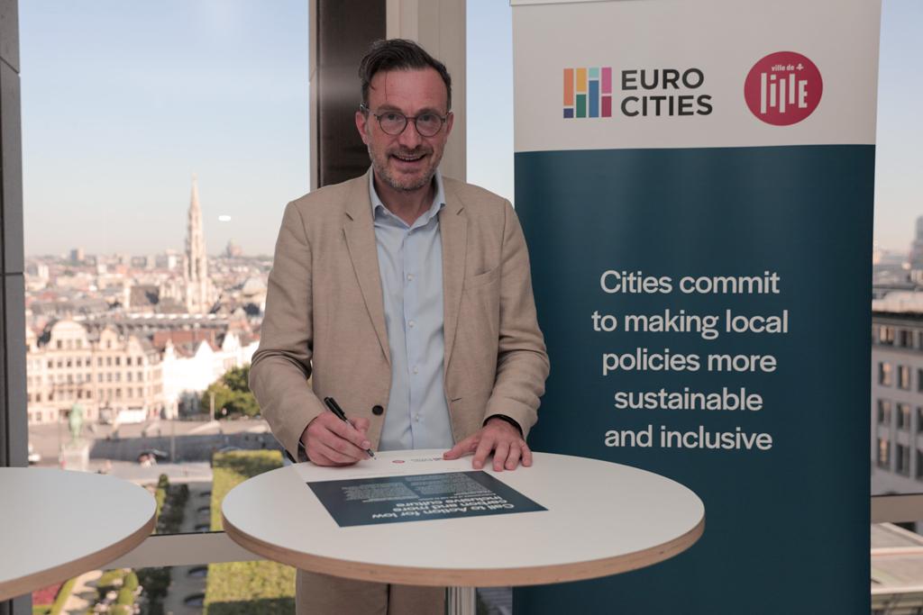 EUROCITIES's tweet photo. We officially present today the 'Eurocities Lille Call to Action on #SustainableCulture'

It is a political commitment from mayors to develop local cultural policies and events that are more sustainable and inclusive.

📣 https://t.co/ggvKbIWEVB
#BUS2023 https://t.co/IakiCvKPhj