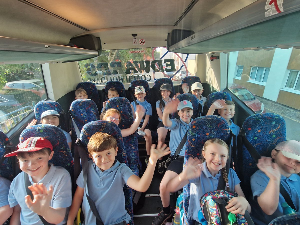 marys_rc's tweet photo. Blwyddyn 3 and 4 are excited and on our way!
@DraytonManor
#Herewecome
#Theexcitementisreal https://t.co/uLLJ61dZq1