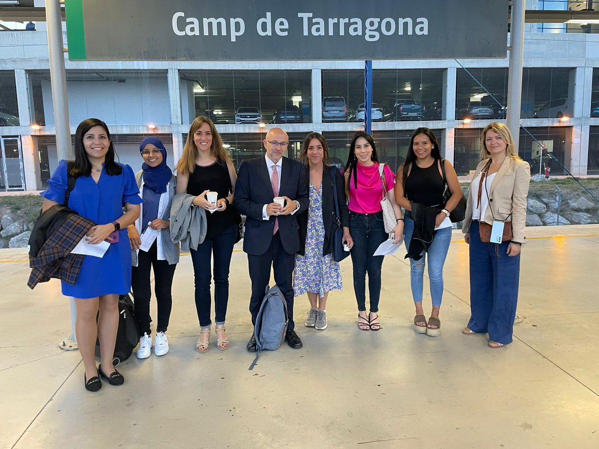 De camino a Madrid <a href="/Registrador_es/">Registradores de España</a> para participar en el Seminario sobre #vivienda en #Europa, en el contexto del proyecto <a href="/plus_housing/">Housing plus</a>. <a href="/housingchairurv/">Cátedra UNESCO de Vivienda</a>