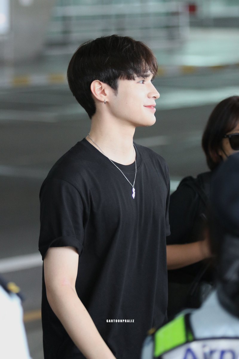 toonixion's tweet photo. มุมข้างยังหล่ออ่ะ🥹
#KPOP_ROOKIE_FESTA_IN_BKK
#REDSTARTBOYS 
#제이 #jay
#idolpraliz https://t.co/wQHEZ3aabU