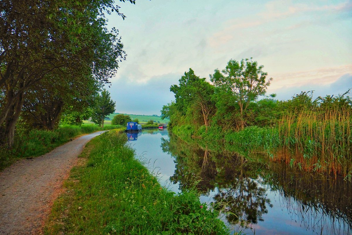 Canal captures in Barnoldswick this morning. @ChrisPage90 @CRTYorkshireNE @CRTnotices @CRTBoating @AP_Magazine @bbcweather @ChrisPage90 @EmmaJessonTV @EmmanuelleLhoni @kerriegosneyTV @NorthernLifeMag @CountryfileMag @CravenHerald @lancstelegraph @lancashirelife