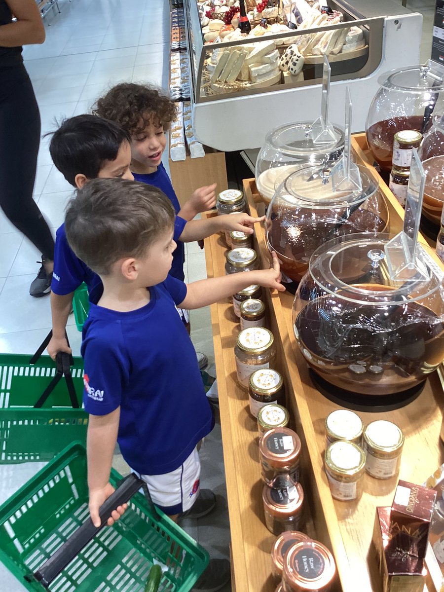 FS1 enjoyed a trip to the supermarket to buy all the ingredients they need to make fruit kebabs 😀 #RealLifeLearning #JESSJumLearning #EYFS