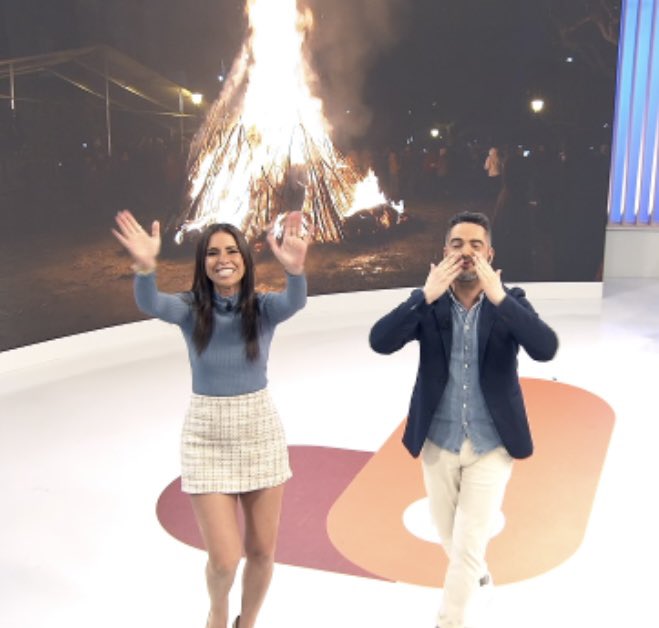 Case un 17% de audiencia o mércores obríganos a repartir esta mañá millóns de bicos, abrazos y sorrisos. Outra tarde líderes en Galicia ❤️  
Grande equipo <a href="/hora_galega/">Hora Galega</a> 
<a href="/ficcionprodu/">FICCIÓN PRODUCCIONES</a> <a href="/rociduran/">Rocío Durán</a> <a href="/DavidEspinho/">David Espiño</a>