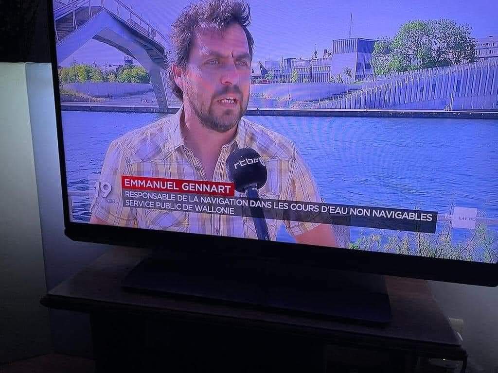 CapHornier_'s tweet image. Si vous pensez que vous avez un boulot inutile, pensez à lui et ça ira mieux.