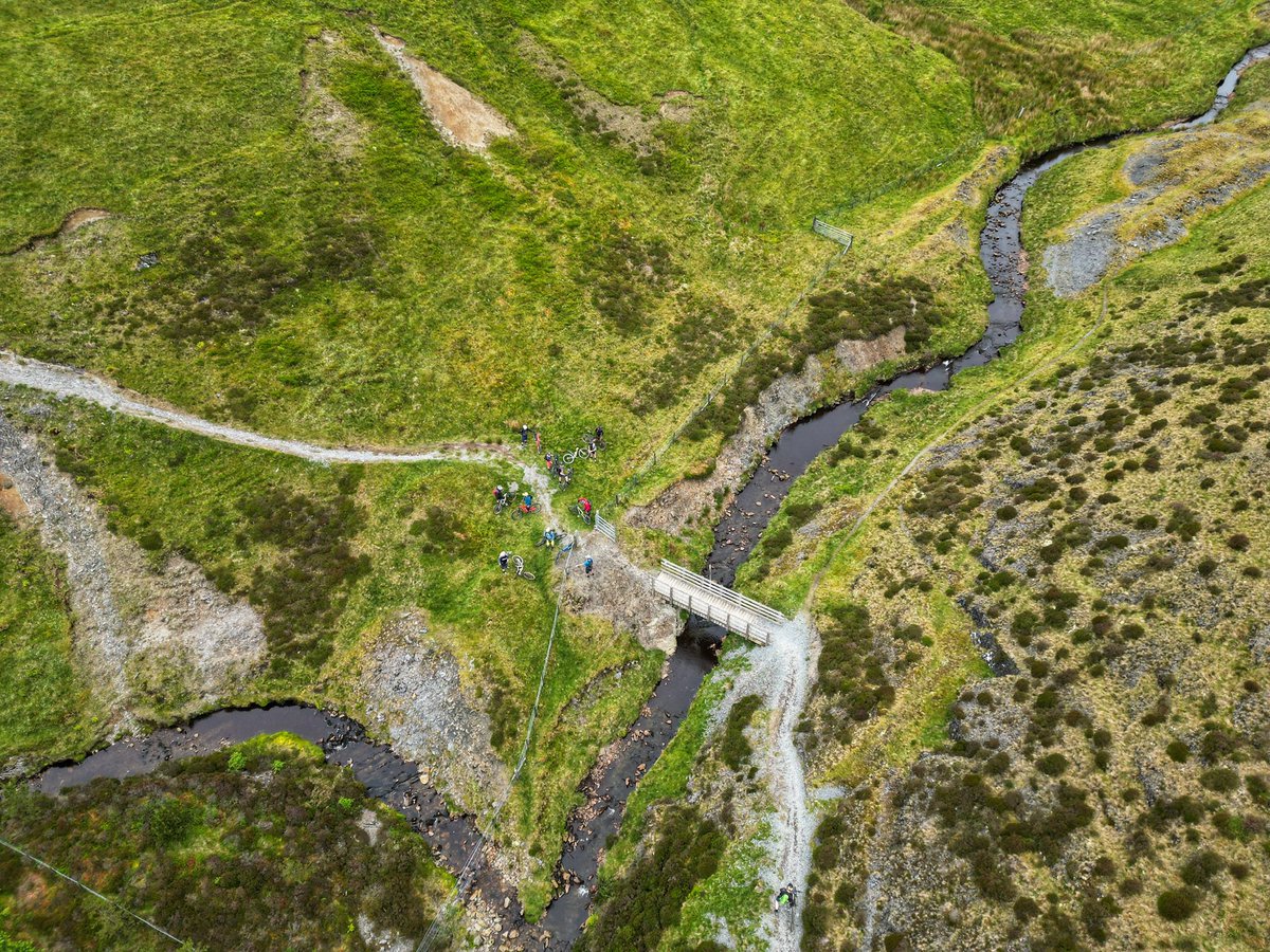 mtbcymru's tweet photo. Single track loveliness along Glyndŵrs Way aka Trans Cambrian Way with Afon Clywedog below. 

This is journeying mid Wales style… 

https://t.co/ylSVFDeMrr 

#Wales #VisitWales #mtb #adventure #walesbytrails #transcambrianway https://t.co/sYzDPaeYsv