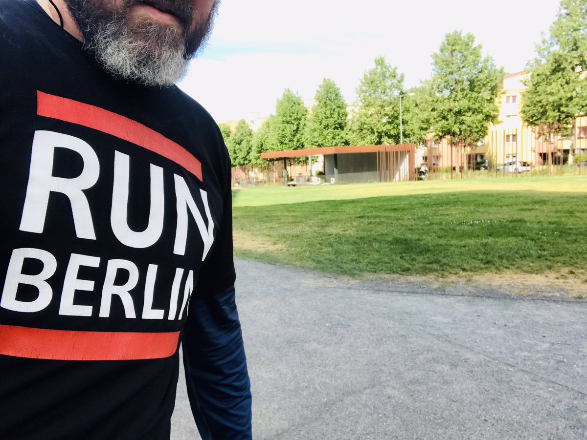 underagreysky's tweet photo. Along the Mauerweg #runberlin https://t.co/7uHmf4U7k3