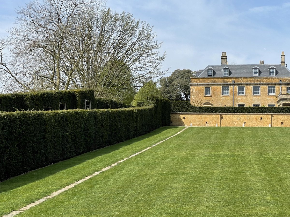 Our environment, the world in which we live and work, is a mirror of our attitudes and expectations.

Earl Nightingale

#ThinkPositive
#NeverGiveUp 
#Motivation