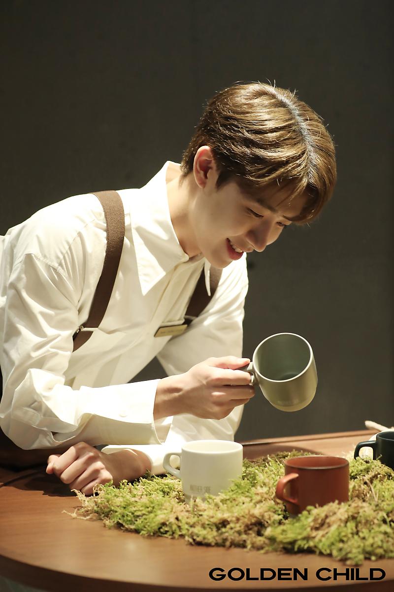 KDHLOOKS_GC's tweet photo. #골든차일드 #김동현 #GoldenChild #KimDonghyun https://t.co/GcFIIDpf7r