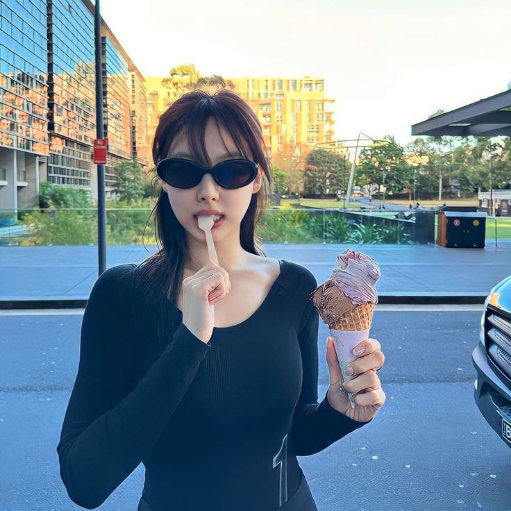 restarting !!

hello, i'm mao and i'm looking for filo and interactive #moots
so let's be moots!

-she/her, filo, 08 liner
-not new to #kpoptwt and #stantwt 
-looking for engene, fearnot, dive, bunnies, midzy, once, blink, army moots
-any fandom is ok
♡/↻ to spread, thankyousm!