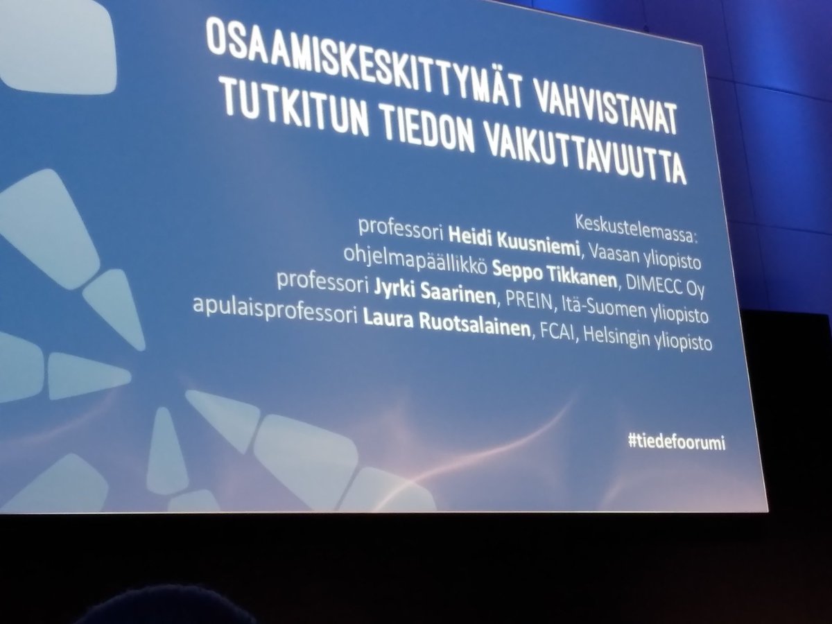 Kiinnostavaa keskustelua yliopistojen ja yritysten yhteistyöstä #tiedefoorumi, näkökulmia tarjoavat @lauraruotsa @FCAI_fi'sta, Seppo Tikkanen @dimecc_fi'sta, @jyrkisaarinen @flagshipprein'sta ja @Kuusniemi @univaasa. #tki #innovaatiot