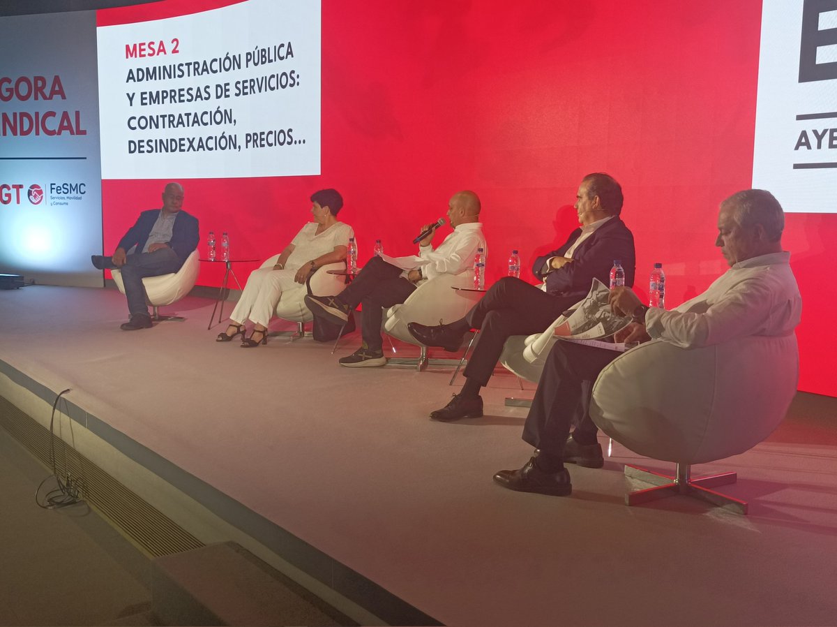 SegFeSMCUGT's tweet photo. .@SegFeSMCUGT  Segunda mesa de la Jornada SINDICAL de UGT: "Administración Pública y Empresas de Servicios" https://t.co/tq2tlMQPFS