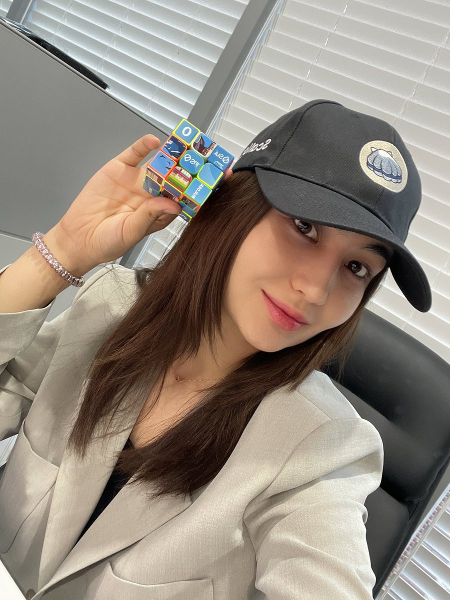 SitoraMashrapo1's tweet photo. Excited to be joining as guest @Scallop_io Sui Project Mixer Twitter Space series!
Presenting @YouSUI_Global 🌊
See you in two hours 🙌
How dope is my #scalloper cap right 👻 https://t.co/GHT98RDXCV