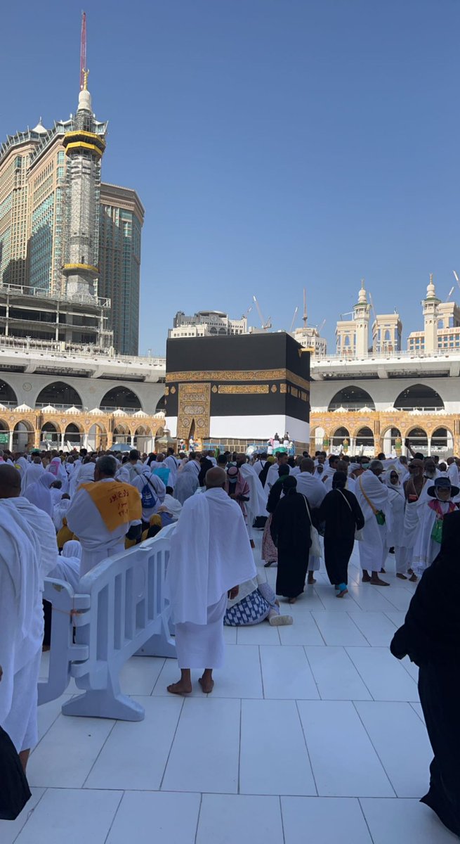 AliAbdulAzizY's tweet photo. هنا مكة 🕋❤️ https://t.co/Dj8Y6sb1Ry
