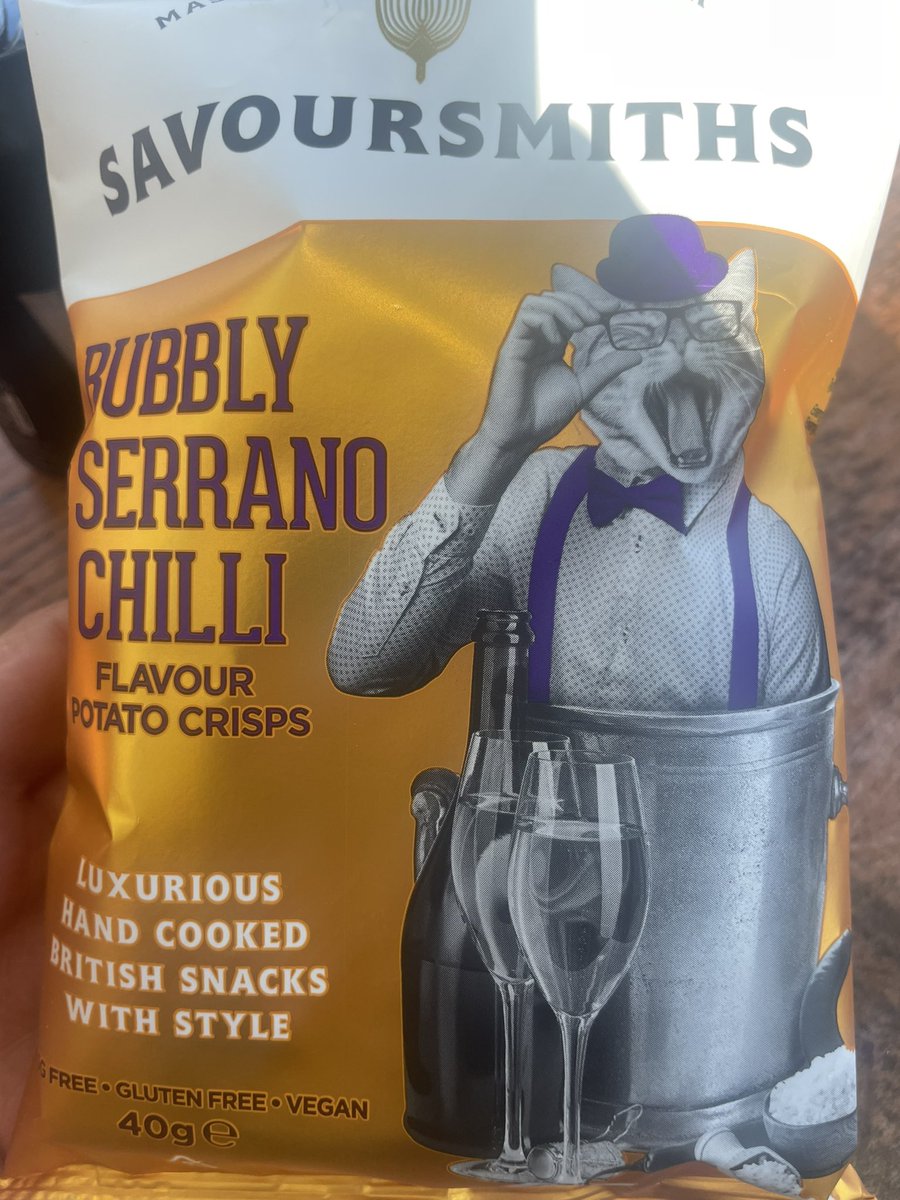 FeeebsC's tweet photo. Possibly the strangest crisps that I’ve ever tasted at @SouthendTheatre last night - really not sure if I liked them or not but full marks for originality! 😂 https://t.co/wsBF5mNeMx