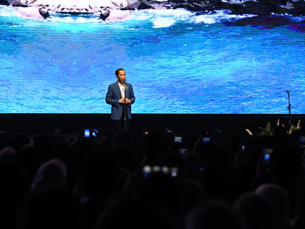 Untuk menggapai visi Indonesia Emas 2045,  orientasi pembangunan yang Indonesiasentris penting dilakukan. Pembangunan Ibu Kota Nusantara misalnya, diharapkan bisa memeratakan ekonomi Indonesia. Kita tahu, 56% penduduk dan 58% Produk Domestik Bruto Indonesia juga ada di Jawa.