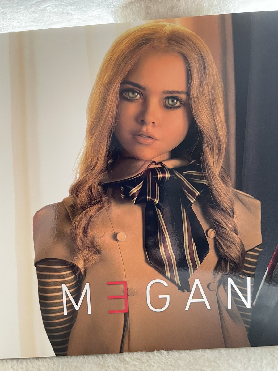 ミーガン！！！　良かった！！！　カット版なら地上波放送もいけそうな王道エンタメ！　現代の話だし、最新のAI話なのに往年の名作観た感じするぐらい安定感あったわ。「あのシーンすごく好きー」とか誰かと語りたい。誰か！　誰かーーー！！！😂 https://t.co/0VxL6XfMte