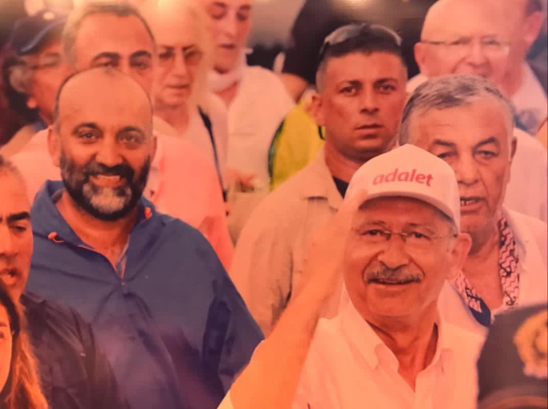 mutlukerimoglu's tweet photo. Dün arkandan gururla onurla, heyecanla ve umutla yürüdüm, bügün o gurur ve onur çok daha büyük. Hak Hukuk Adalet için bu ülkenin geleceği için akıttığın terin, her emeğin milyonlarca tanığından biriyim ve çok gururluyum. @kilicdarogluk #AdaletYürüyüşü https://t.co/ywiLW2O7vs