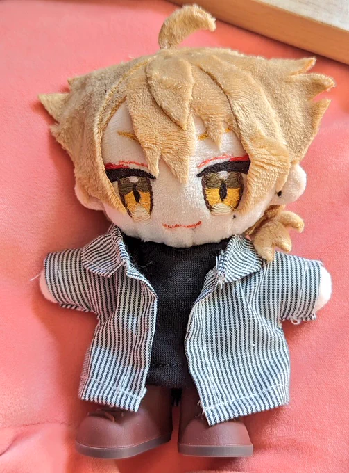 新しく買った服を着せてみたらピッタリだった スボンはなかったから作らなきゃ
