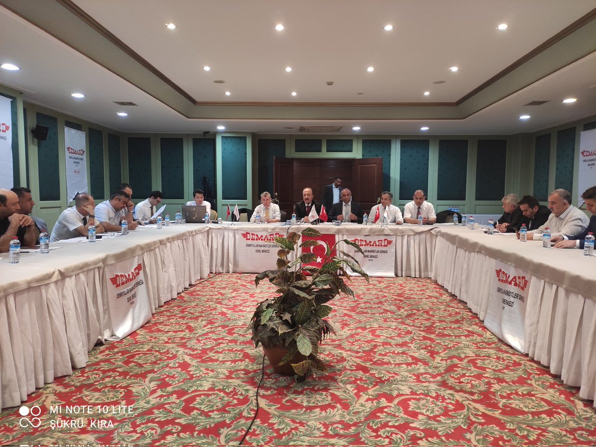 Demard Genel Merkez olarak tüzük gereği gerçekleştirdiğimiz yürütme kurulumuz başlamıştır.
Katılım sağlayan tüm şube başkanlarımıza ve yönetim kurulu üyelerimize teşekkür ederiz.