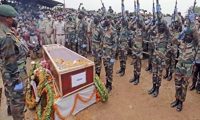 arjun9494949494's tweet photo. #"On this day, we honor the heroes who made the ultimate sacrifice at Galwan Valley. Their bravery and selflessness will never be forgotten. 🕊🇮🇳 #Galwan Remembering Galwan" https://t.co/6cexLNtYWn