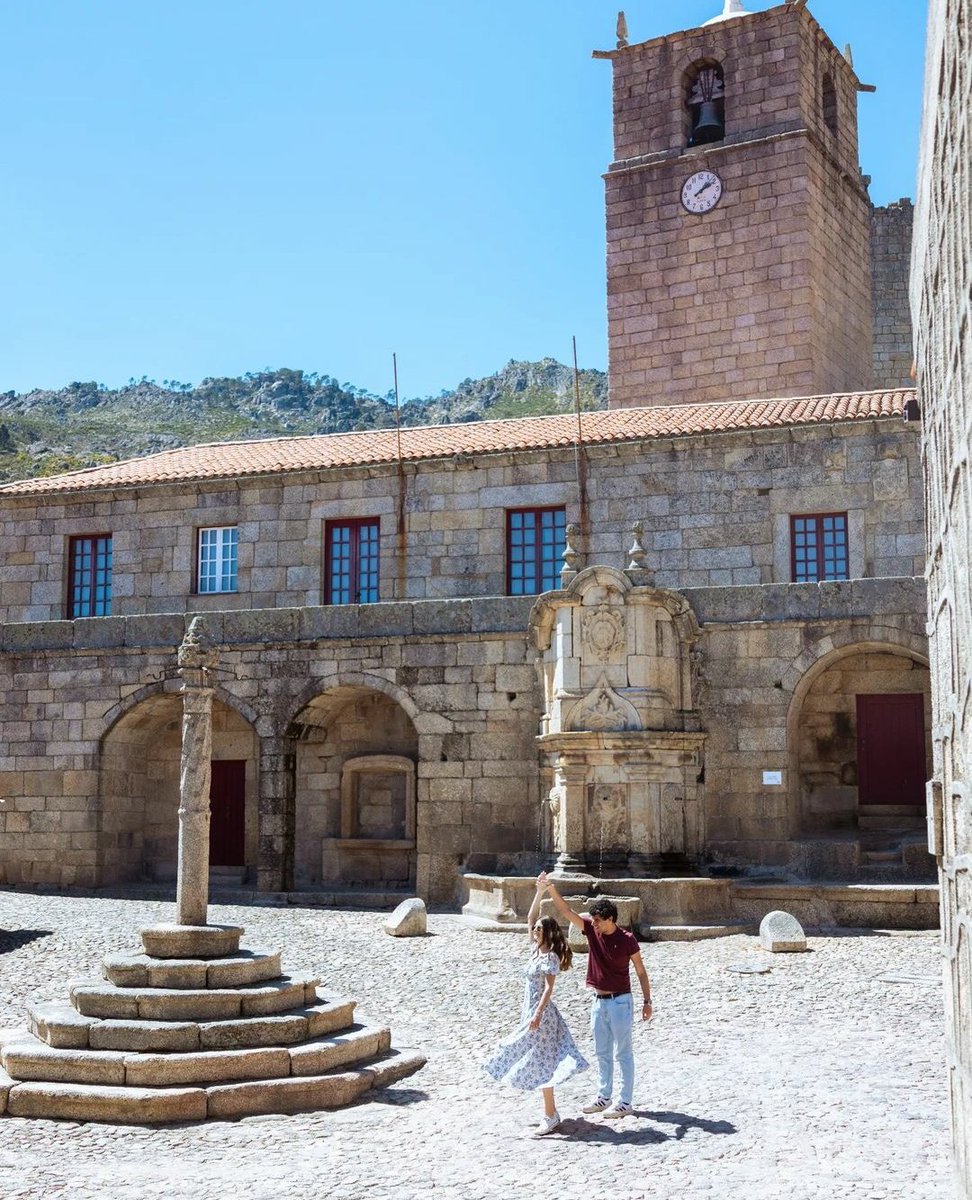 Impossível resistir à beleza dos cenários da Aldeia Histórica de Castelo Novo e simplesmente... Ser feliz! 😍

📸 @opontodepartida 

#CasteloNovo #AldeiasHistoricas #AldeiasHistoricasdePortugal #HistoricalVillages #Portugal #VisitPortugal #Viajar