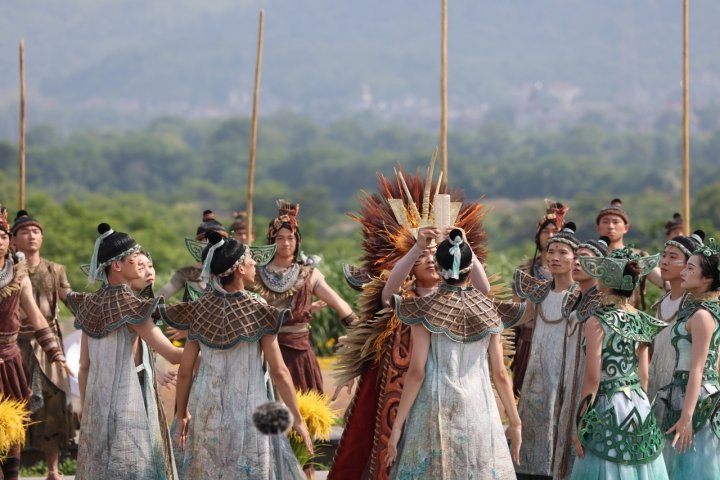 MeetWencheng's tweet photo. On June 15, Hangzhou Asian Games spark was successfully collected at Dabo Jiao Mountain in Liangzhu Ancient City Site Park.
After that, the torch will travel through 11 cities in Zhejiang Province.
#Hangzhou #AsianGames #TorchLighting #TorchRelay
#Zhejiang https://t.co/bDhnCVNlUT