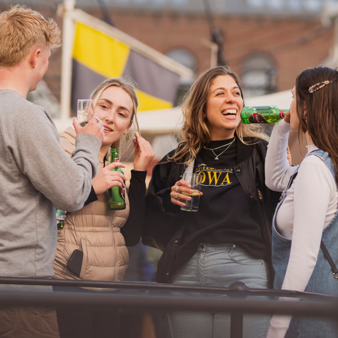 It's National Beer Day today! 🍻 

Enjoy a pint than at our Summer Lates Series which kicks off TONIGHT! Get ready for the groove-laden tunes of <a href="/irislyremusic/">Iris Lyre</a> &amp; a BBQ backdropped by our iconic SS Great Britain. 

Tickets: ssgreatbritain.org/things-to-do/s… <a href="/BrisBeerFactory/">Bristol Beer Factory</a> #NationalBeerDay