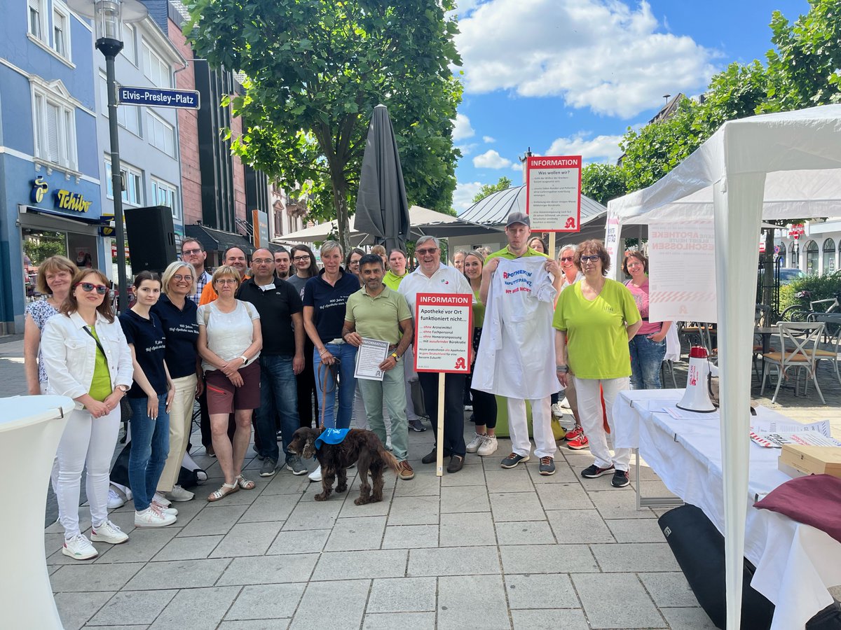 Cenk Gönül, Landtagskandidat der FREIE  WÄHLER Hessen, setzt sich für bessere Arbeitsbedingungen in den  Apotheken ein und unterstützt den Protest in Friedberg

mehr: freiewaehler-hessen.de/aktuelles/beit…

#FreieWähler #Hessen #Apotheken #Apothekenprotest #ApothekeBrennt #Friedberg #Wetterau