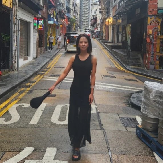 Song Jihyo on the streets of Hongkong 🇭🇰

Pretty and stunning as always, she looks so happy🥺💝

 #SongJiHyo #송지효 #宋智孝  #ソンジヒョ #jihyoxglutanex #SongJihyoinHongkong
