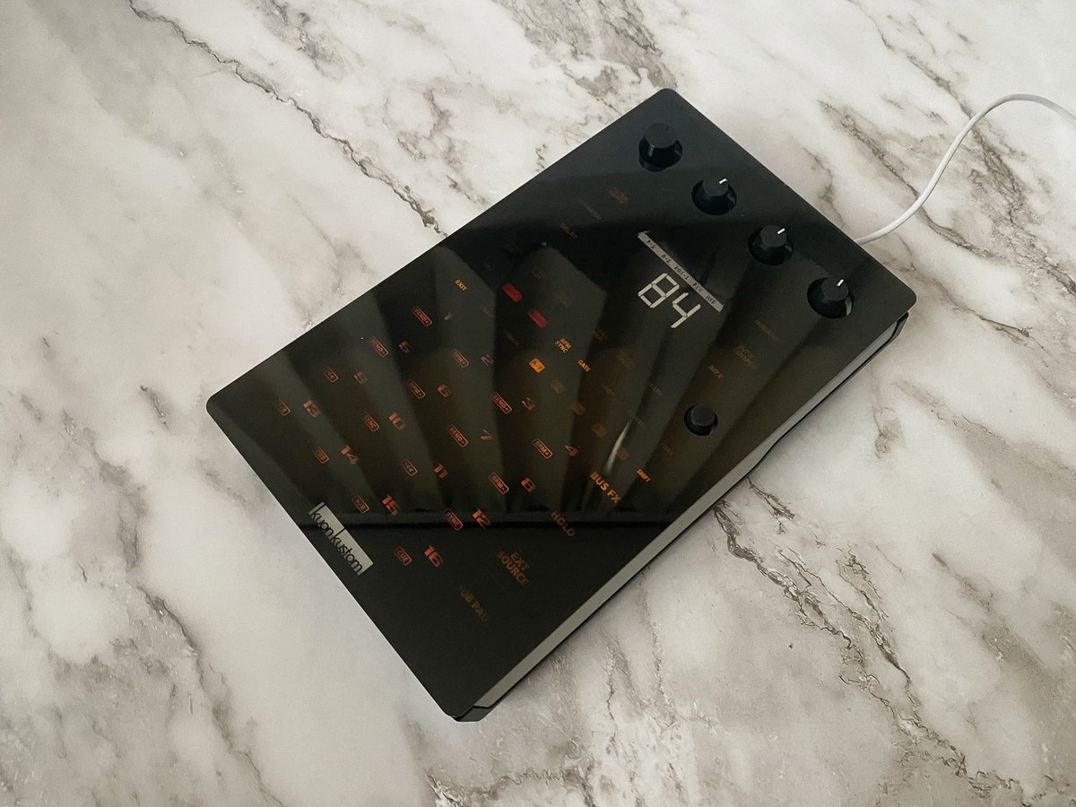 KuonKustom's tweet photo. SP-404MKII専用のブラックスモークカバーです。
サンプルが完成しました。

#sp404mk2 #beatmake https://t.co/AKNA21kPzG