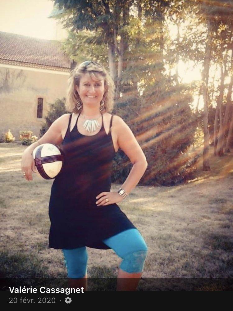 CassagnetV's tweet photo. Avant de tomber malade du #CovidLong en  2021 j’étais professeur de danses/stretching. 
2nd métier Conseillère bien-être à mon compte. 
20 h semaine de sport. 
Nageuse au #CNAuch section palmes. 
J’étais une #sportive en super santé et aujourd’hui je peine à me déplacer 🩼 https://t.co/2udp9ombc9