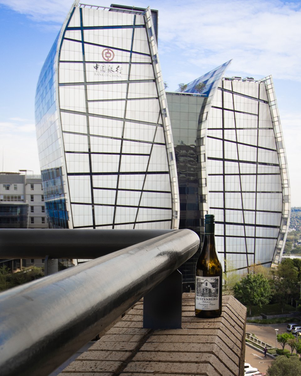 Sauvignon Blanc just tastes better in the sun🌞