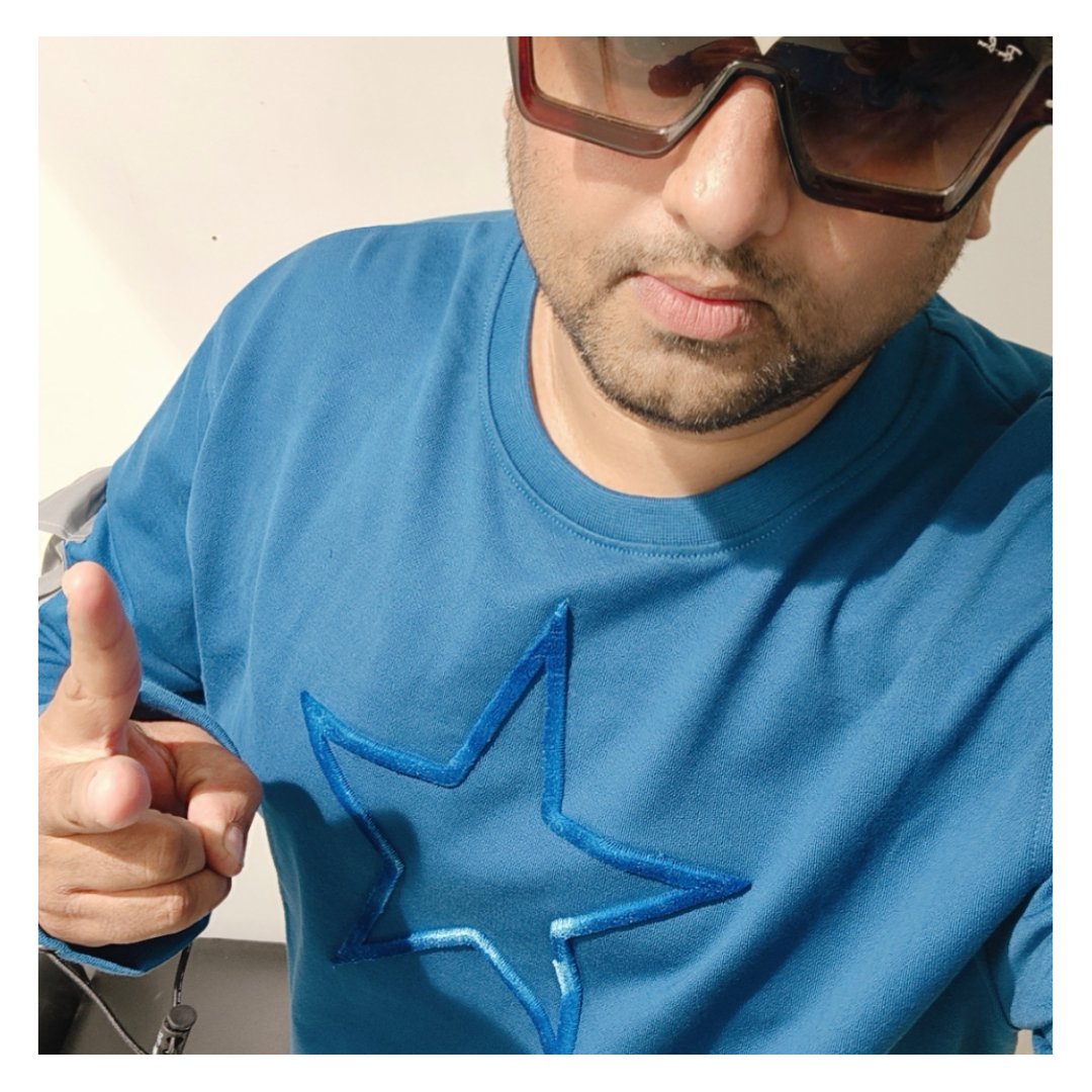 SinghRowdysingh's tweet photo. Thank you @akshaykumar sir
@ForceIXofficial for opening the store in #Kolhapur @ #ShoppersStop .
Visited the #ForceIXofficial store & bought the cloths.
Best best best clothing quality,
Track pants ๐ , Tshirts ๐ etc
Do visit the store & grab it .
I am giving 1000% guarantee that it's more than money worth ...
Grab now 25% 30% Discount offers going on.