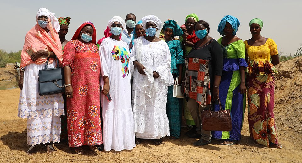 Building social, legal and economic empowerment of women in cross-border areas between #Senegal and #Mali.

Through a newly approved initiative, #CooperazioneItaliana 🇮🇹 works with to @UN_Women 
to strengthen resilience, protection and participation of women & girls in 🇸🇳🇲🇱.
