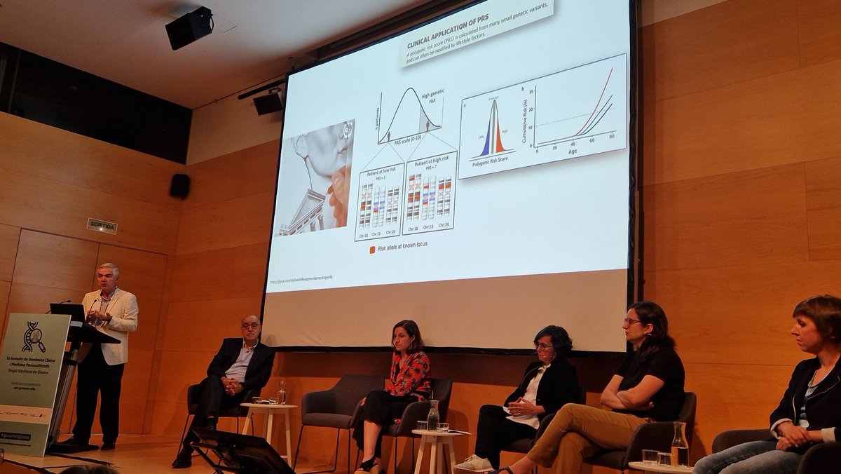 htrueta's tweet image. La medicina personalitzada està canviant l’assistència? Els ponents de la 1a taula #genòmicagirona ens plantegen la necessitat d&apos;un canvi de paradigma per passar de la medicina convencional a la #medicinapersonalitzada, #predictiva, #preventiva i #participativa 👬👩🏻‍🤝‍👨🏿👩🏻‍🤝‍👩🏼👨🏼‍🤝‍👨🏽👩🏼‍🤝‍👨🏾👭🏽