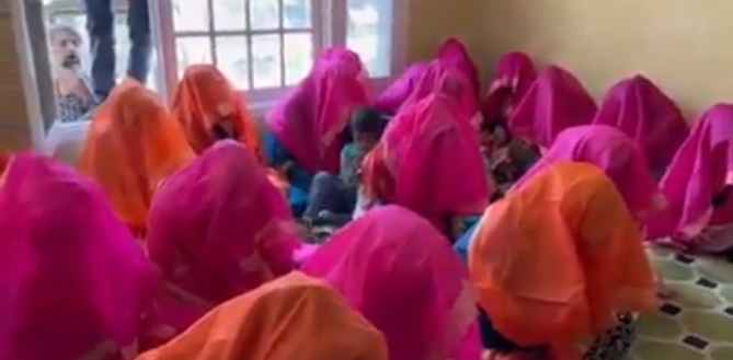 local_kashmir's tweet photo. #Srinagar witnesses a Spectacular Mass #marriage Ceremony with 61 Couples Saying "Qabool Hai".
#kashmiris #kashmir #JammuKashmir #norealmeWithoutMadhavSir #RepublicDramaCompany #SubscribeCellPointIPO #9YearsOfGatiAndPragati https://t.co/IUwW2nKVxD
