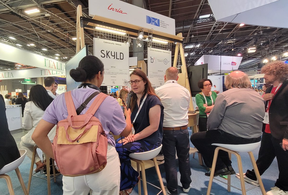 Inria's tweet photo. Êtes-vous prêts pour le Jour 2 de @VivaTech ? Nous, oui !💥

Échanges avec nos porteurs de projets d'innovation et de recherche, démonstrations #sport, visites exclusives... Ce jeudi 15 juin sera riche avec #InriaVivaTech 🤫💯 

Bonne journée et à tout de suite chers visiteurs ! https://t.co/Not296GprJ