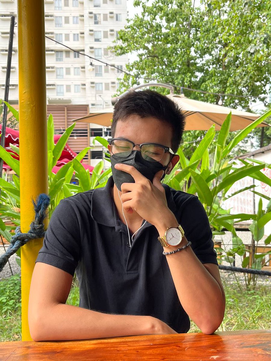 Ryguisad's tweet photo. My face: Kalm
My earphones: i have the urge to kill! I have the urge to kill and show that im alive!! https://t.co/x0I5CqsF44