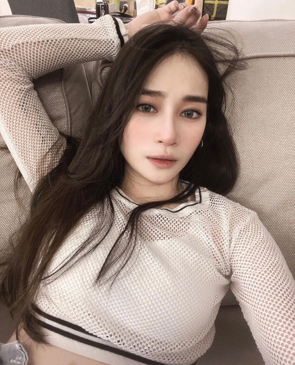 Eva20000406's tweet photo. 昨晚在酒吧一位男生跟我搭訕 他說想撥開我的水餃皮 呃…. https://t.co/zufjJEHHn6