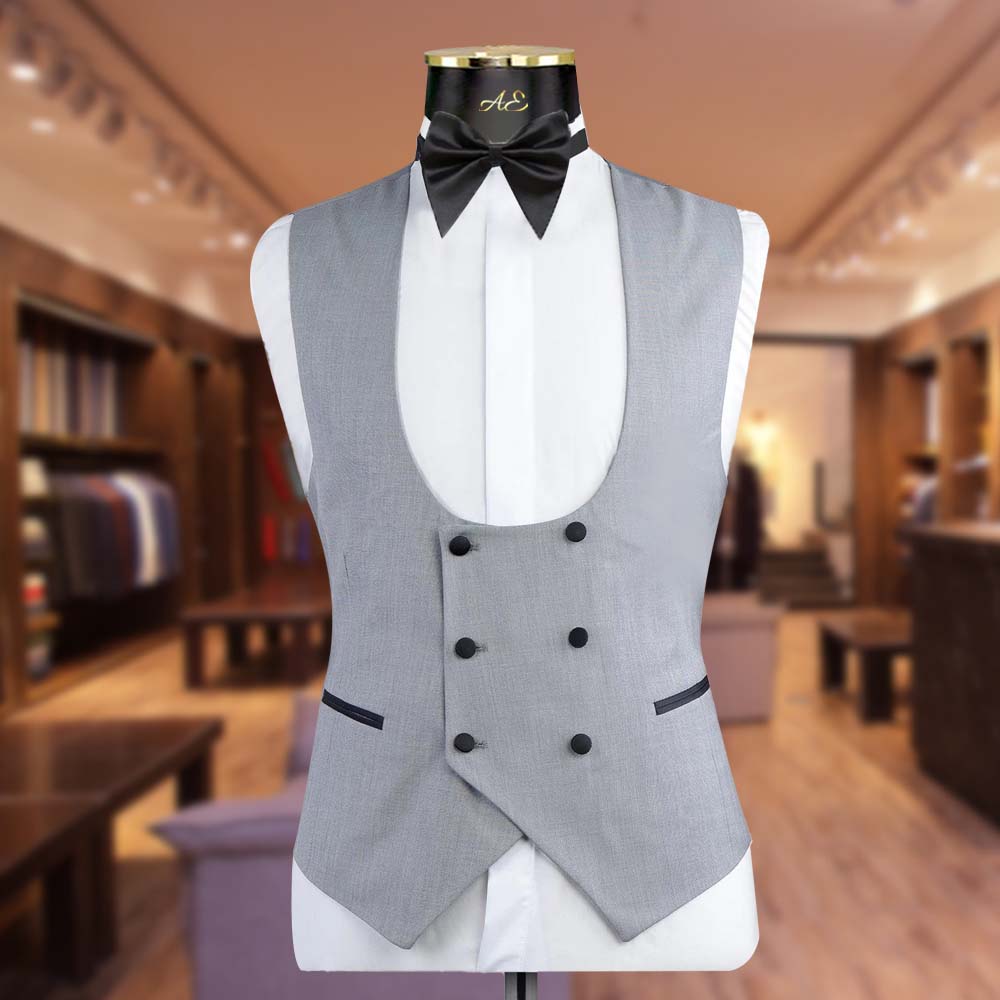 AndreEmilio_Men's tweet photo. Step into elegance with Andre Emilio’s Light Grey Tuxedo. This tailored piece exudes sophistication and class.   (free international delivery)
Buy Now: https://t.co/R9ouJD9mct
#greytuxedo #menswear #Mensfashion #fashion #tuxedosuit #meek #aitools #picklist #greywedding https://t.co/C53D1hpw0M