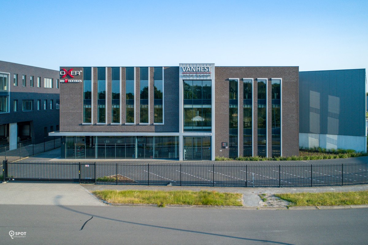 VANHEST Food Group, een internationaal toonaangevende speler in de voedingsindustrie, is sinds media 2020 actief vanuit haar prachtige nieuwe vestiging op het Bedrijvenpark Midden-Brabant Poort!

#voedingsindustrie #innovatie #groei